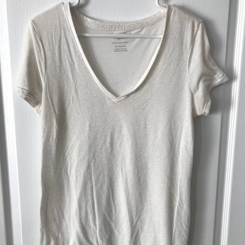 American Eagle Favorite tee.
